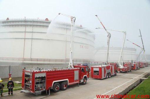 几十辆消防车抵达东明  山东出大事了？