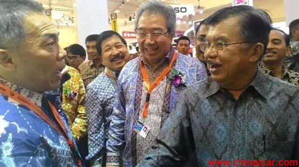 锡柴奥威印尼国际汽车展亮相  印尼副总统驻足参观